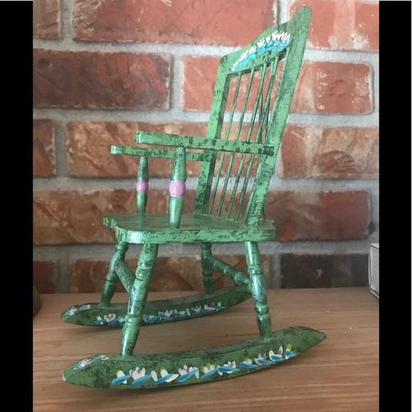 💚 Rare Vintage 1970’s Hand painted Doll Rocking Chair - Picture 6 of 13